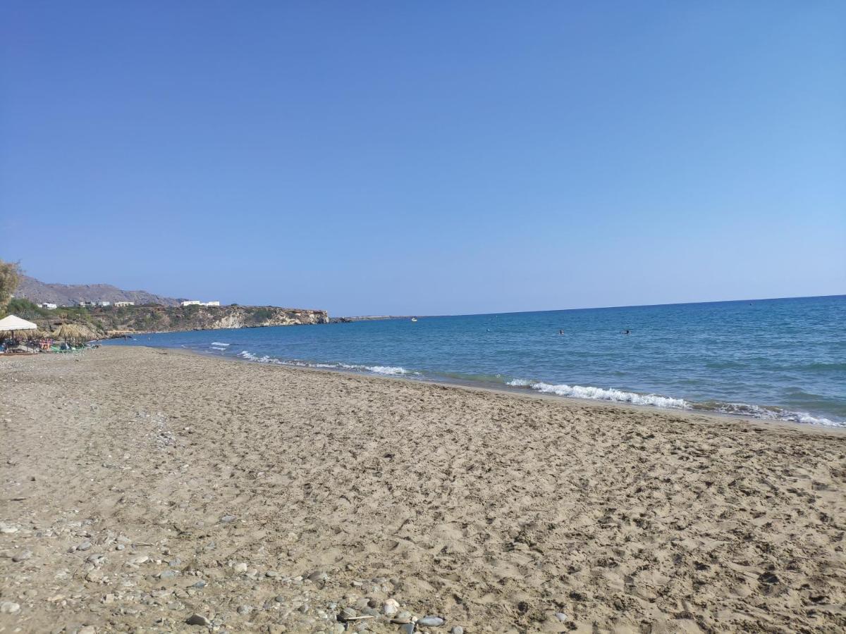 Neva Apartments By The Beach Makrýgialos 外观 照片