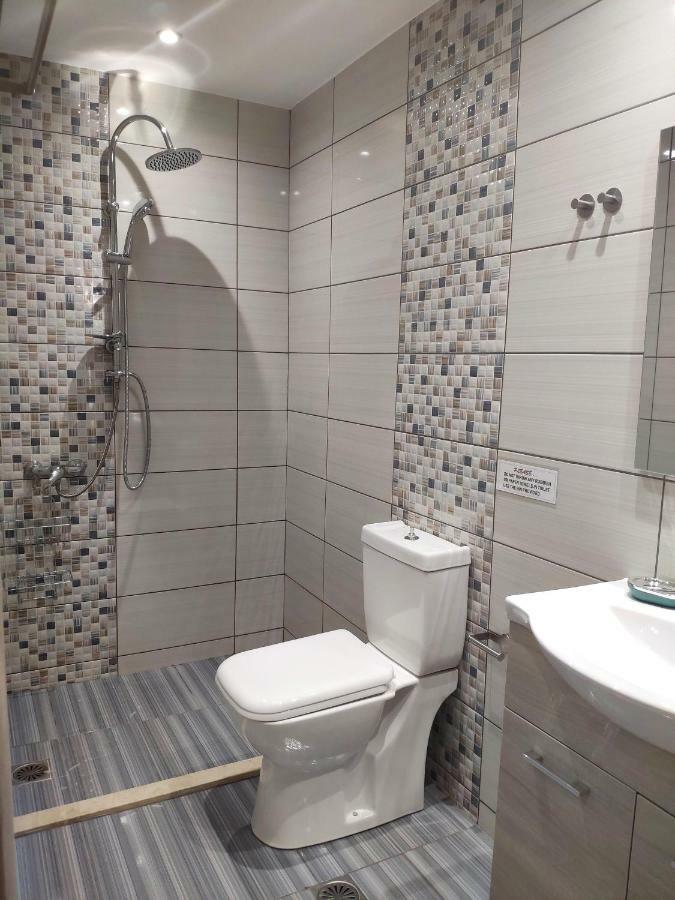 Neva Apartments By The Beach Makrýgialos 外观 照片