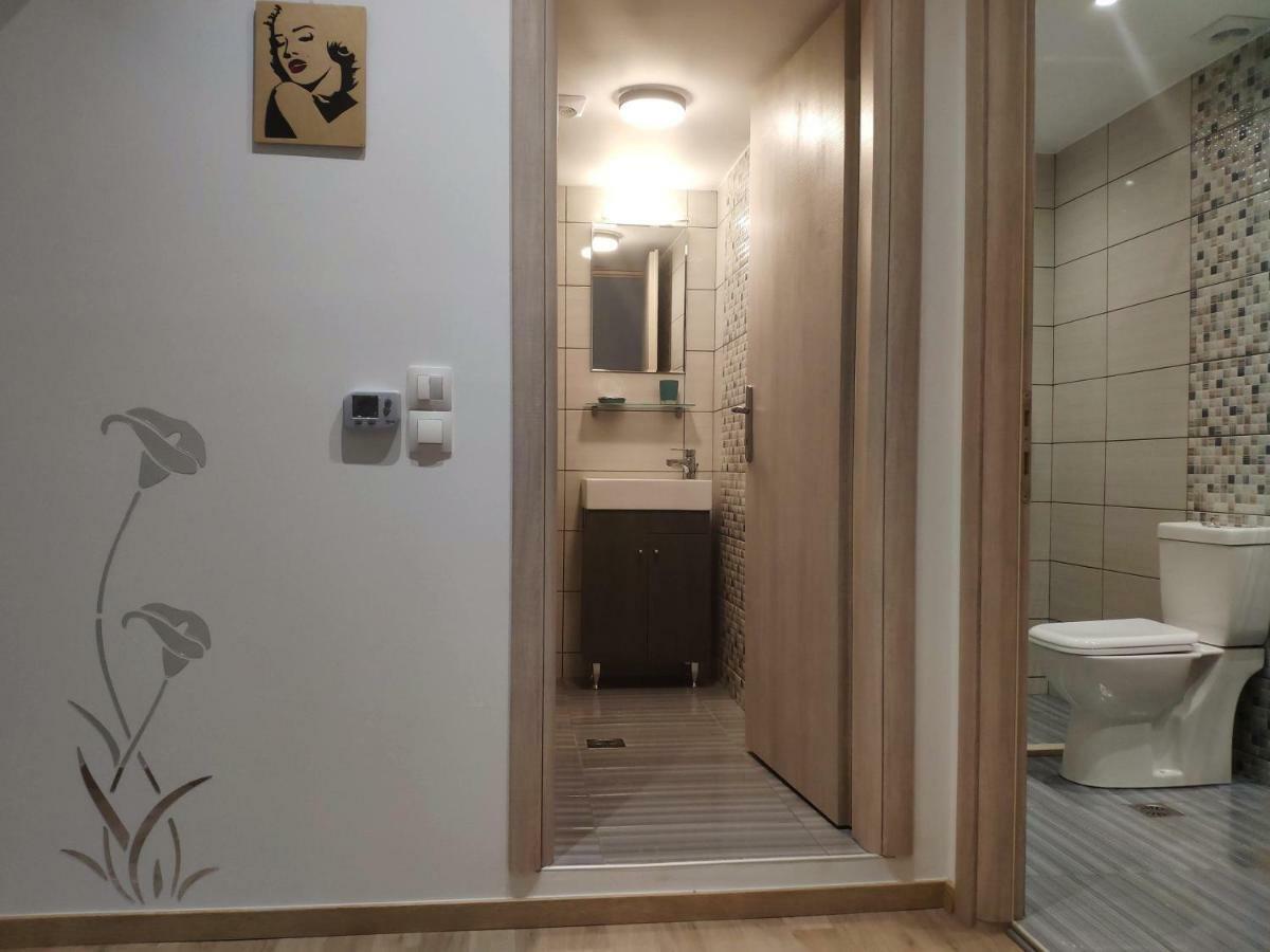 Neva Apartments By The Beach Makrýgialos 外观 照片