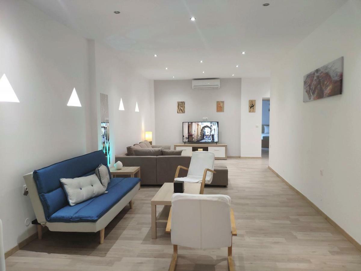 Neva Apartments By The Beach Makrýgialos 外观 照片
