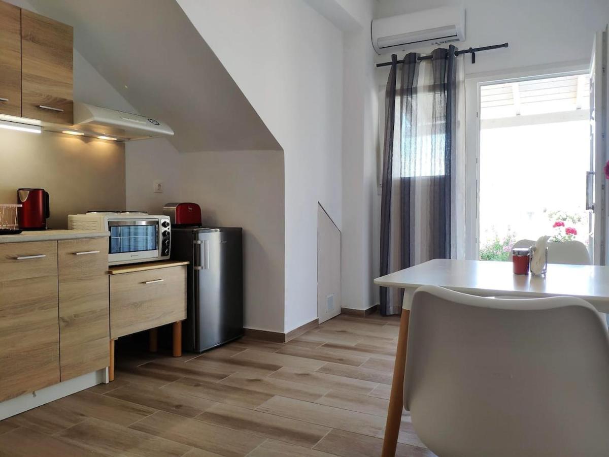 Neva Apartments By The Beach Makrýgialos 外观 照片