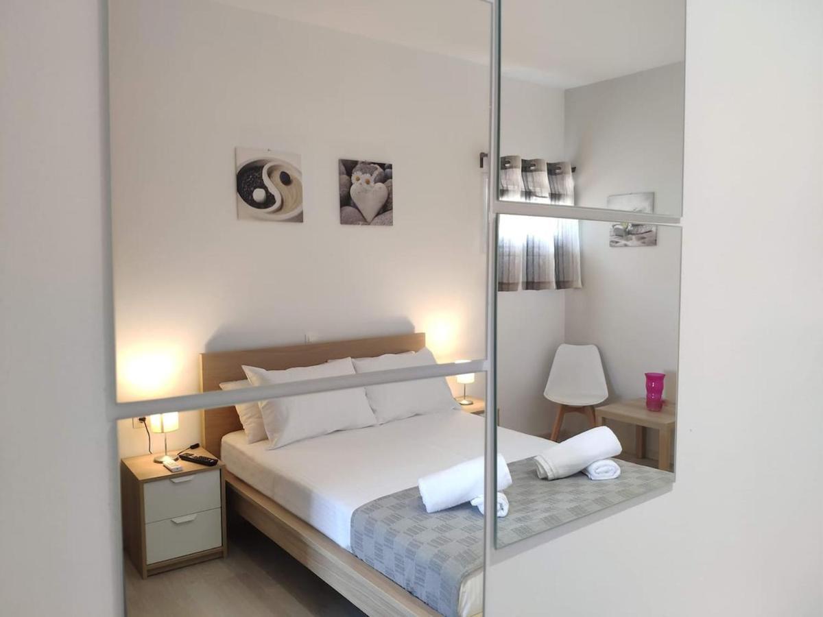 Neva Apartments By The Beach Makrýgialos 外观 照片